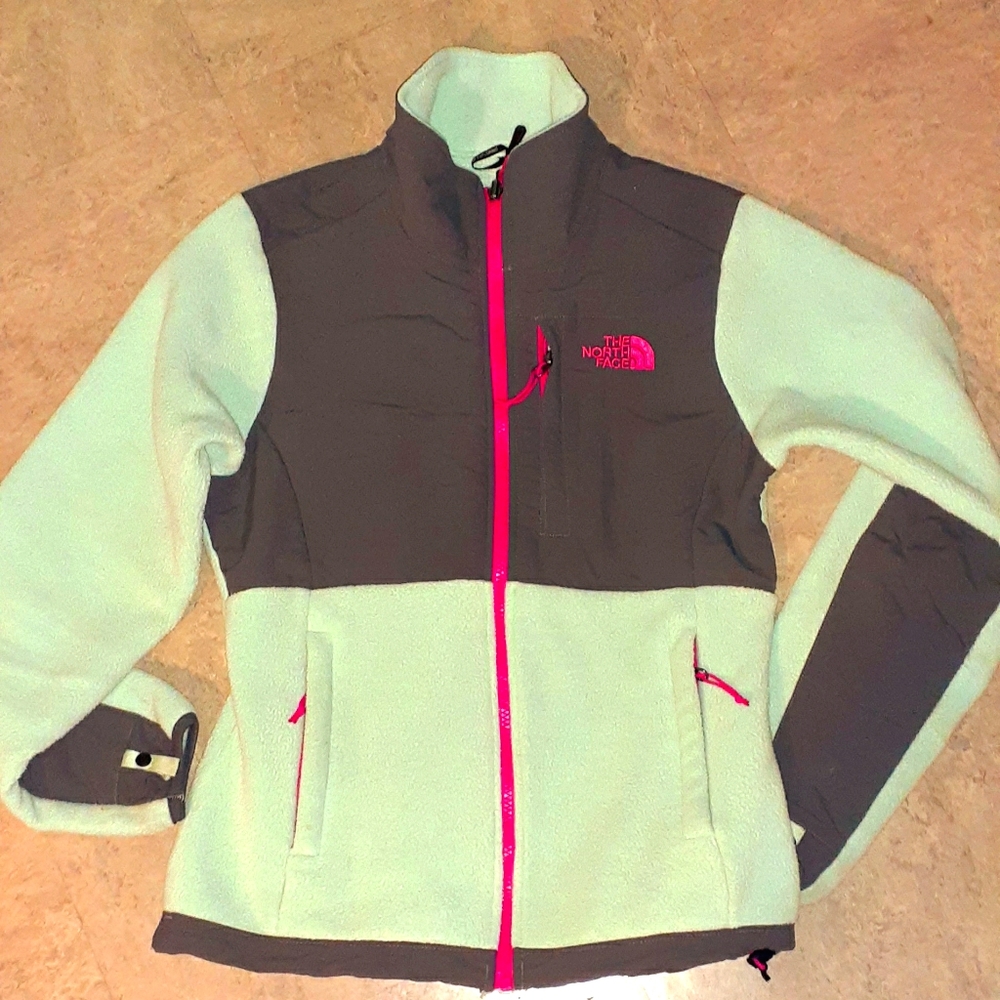 Women's NORTHFACE DENALI Zip Up Jacket!